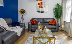 Modern 4 Bedroom Detatched House